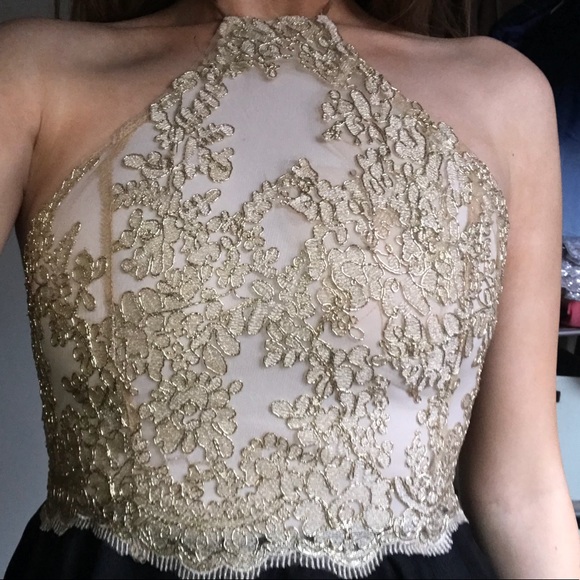 Gold Lace dress - Picture 3 of 4